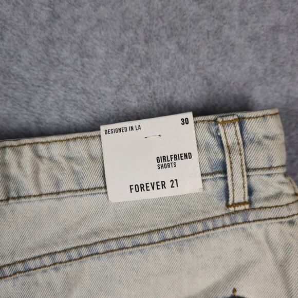 NWT Forever 21 Shorts Womens Size 32 Girlfriend Denim Button Fly Distressed - Picture 9 of 16